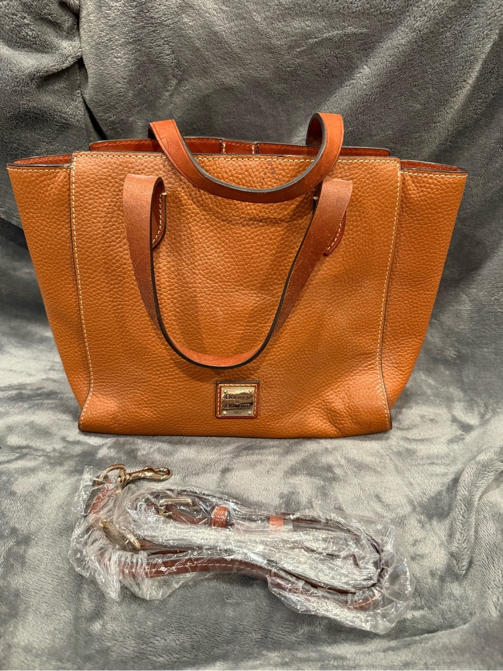 Dooney and Bourke handbag GUC